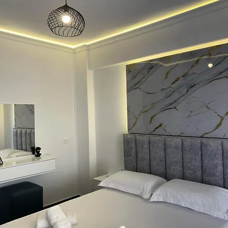 Noya Sr * Sarande